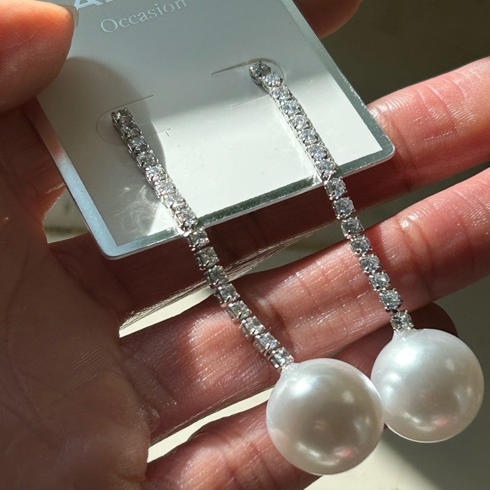 Diamond & Pearl Drop Earrings